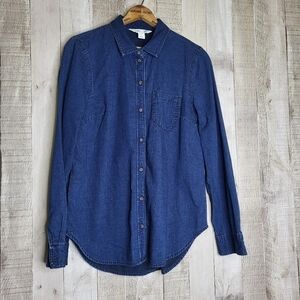 ❤️ Old Navy The Classic Shirt. Size Medium. Dark Blue Jean Button Up.